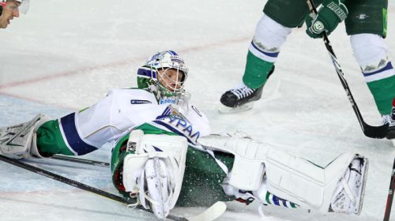 Eriks Ersbergs "Salavat Yulaev" uzvaru kaldināja ar 24 atvairītiem metieniem
Foto: Romāns Kručiņins, championat.com