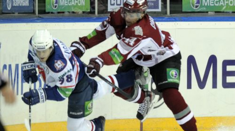 Oskars Cibuļskis cīņā pret "Torpedo"
Foto: Romāns Kokšarovs, Sporta Avīze, f64