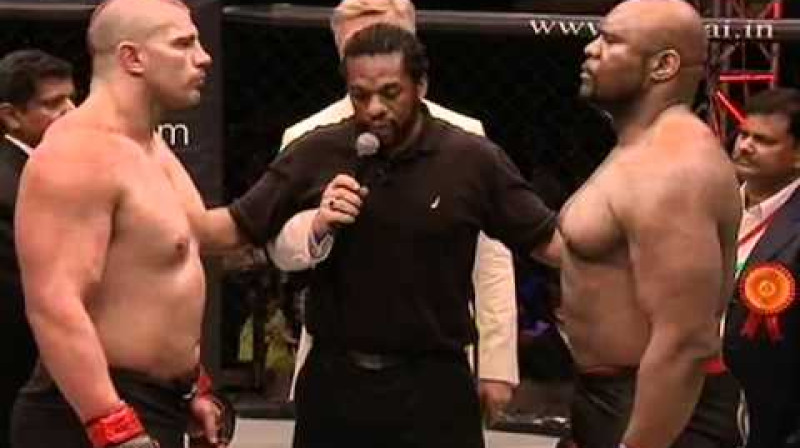 Džeims Tomsons un Bobs Saps
Foto: mmastreamed.com