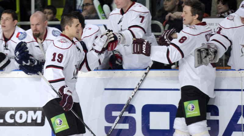 Miķelis Rēdlihs un Sandis Ozoliņš 
Foto: Romāns Kokšarovs, Sporta Avīze, f64