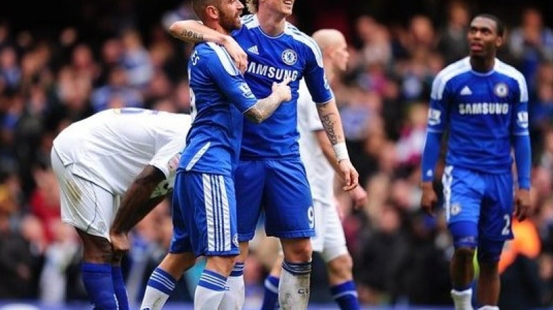 Rauls Meirelešs un Fernando Toress
Foto: EMPICS Sport/Scanpix