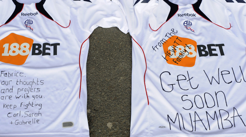 Fanu vēlējumu Fabrisam Muambam
Foto: Reuters/Scanpix