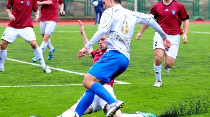 "Daugavu" cīņa 49.vsk stadionā Rīgā. Foto: Romualds Vambuts, Sportacentrs.com