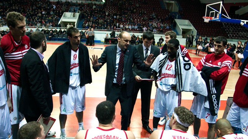 Jure Zdovcs dod norādījumus "Spartak" spēlētājiem
Foto: bc-spartak.ru