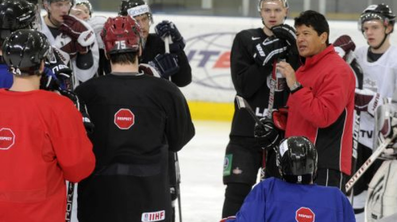 Teds Nolans un Latvijas izlase
Foto: Romāns Kokšarovs, Sporta Avīze, f64