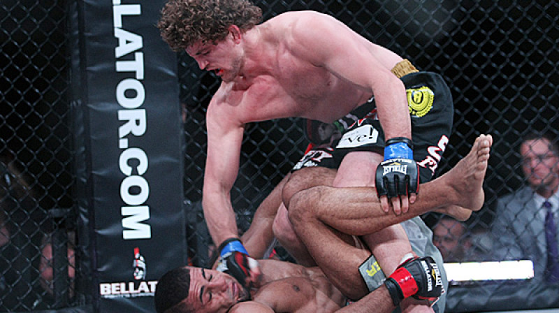 Bens Arskens cīņā ar Duglasu Limu
Foto: sherdog.com
