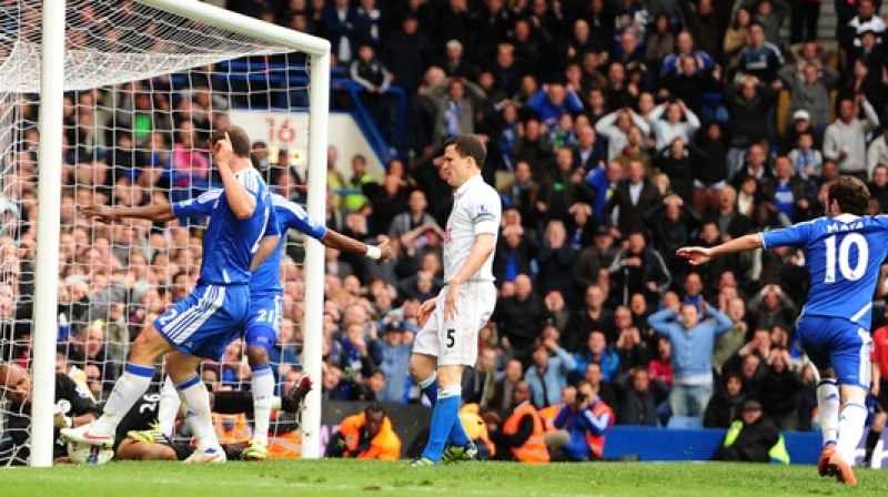 Huans Mata nupat iesitis ļoti vēlus vārtus
Foto: EMPICS Sport/Scanpix