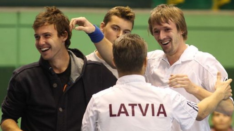 Latvijas komanda var līksmot!
Foto: www.mtsztenisz.hu
