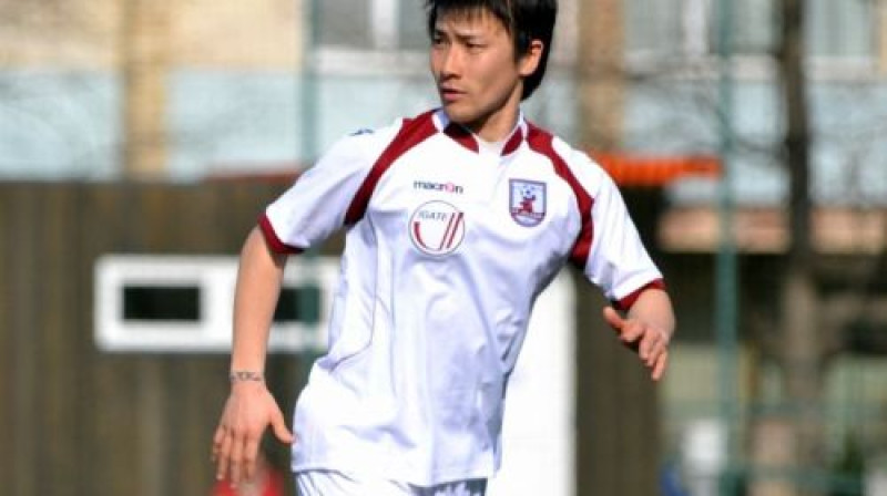 Rei Išikava ("FK Jelgava") bija viens no četriem, kurš izpelnījās dzelteno plāksteri
Foto: Mārtiņš Jankovskis, Sportacentrs.com