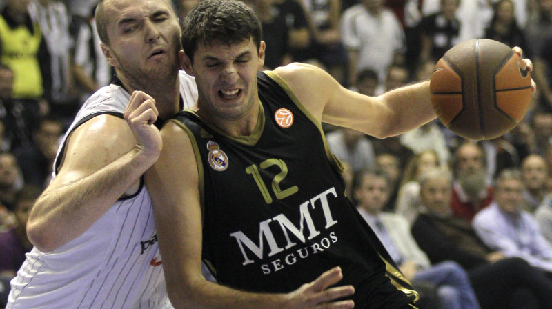 Uzbrukumā Nikolā Mirotičs 
Foto: AP/Scanpix