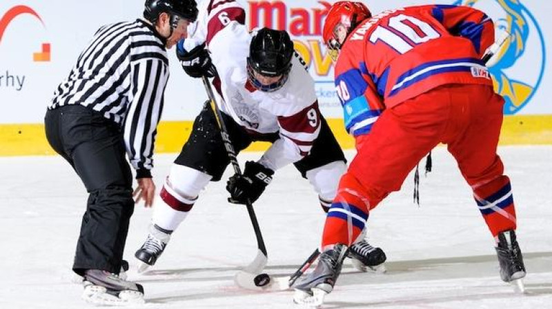 Iemetienā Ričards Kondrats 
Foto: IIHF