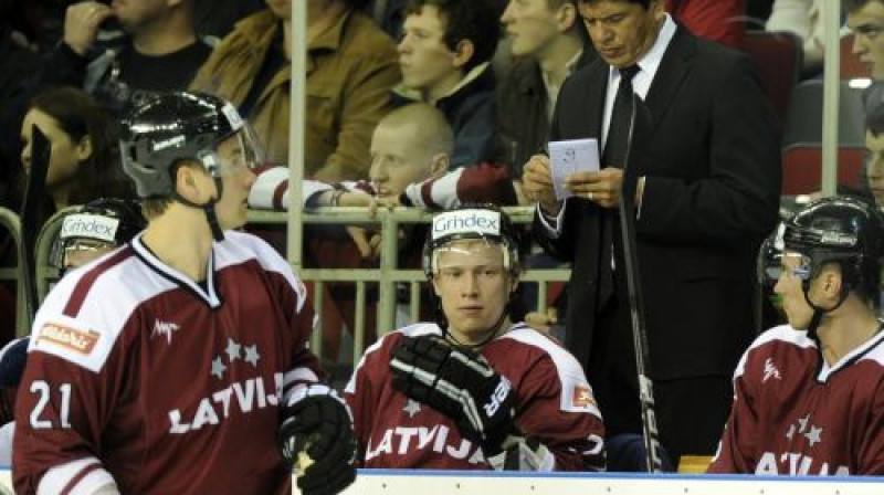 Armands Bērziņš vakar palīdzēja gūt vienīgos vārtus mūsu komandā
Foto: Romāns Kokšarovs, Sporta Avīze, F64