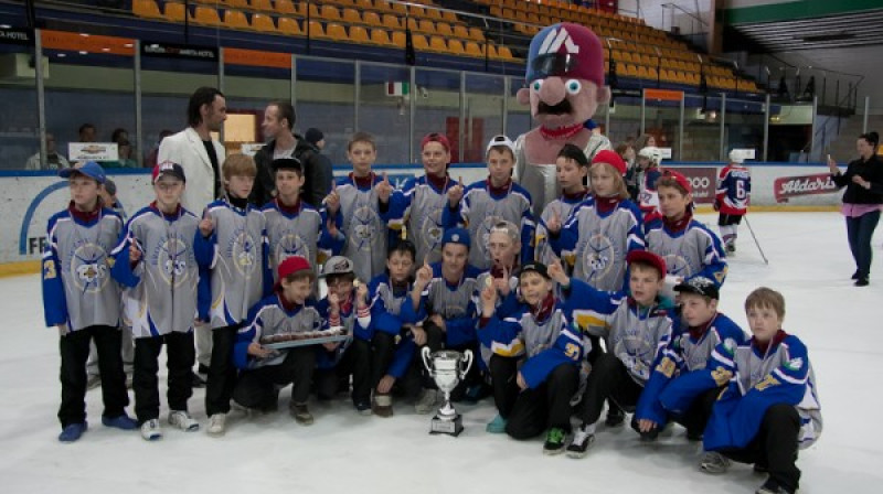 Jaunie Brocēnu hokejisti un viņu treneri var būt gandarīti par savu sniegumu.
Foto: skliepajasmetalurgs.lv