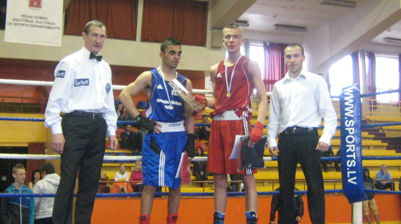 Artūrs Smajs (otrais no labās)
Foto: LBF