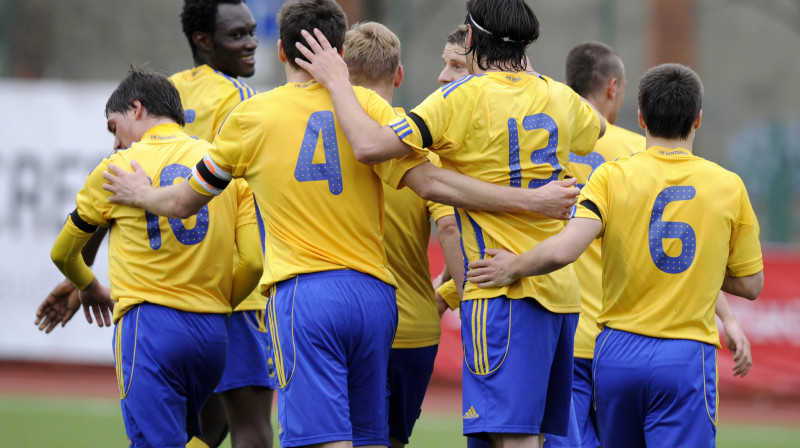FK "Ventspils" spēlētāji svin vārtu guvmu
Foto: Romāns Kokšarovs, Sporta Avīze, f64