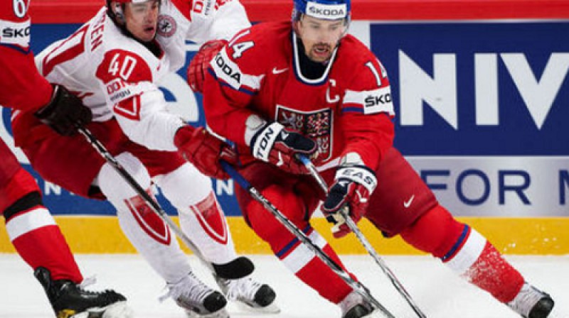 Ar ripu čehu kapteinis Tomāšs Plekanecs
Foto: AFP/Scanpix