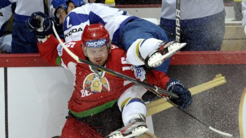 Baltkrievijas un Kazahstānas mačā bija spraiga cīņa
Foto: AFP/Scanpix