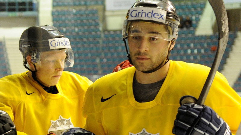 Koba Jass (priekšplānā)
Foto: Romāns Kokšarovs, Sporta Avīze, f64