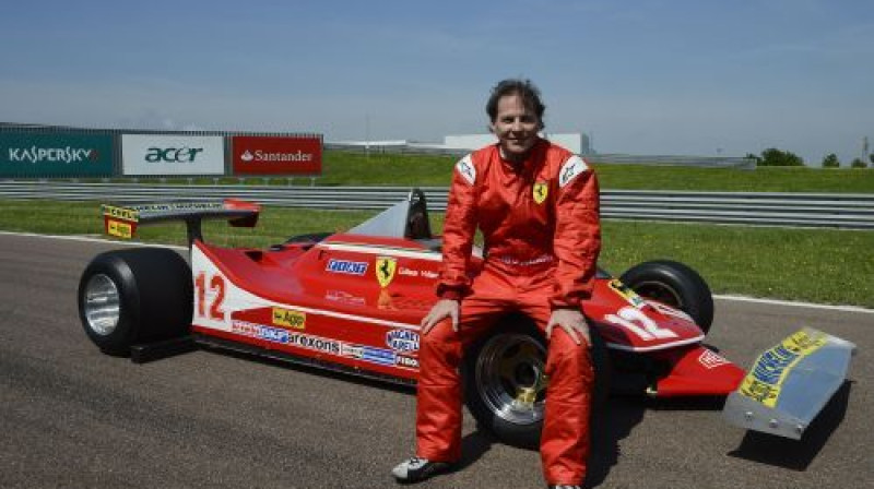 Žaks Vilinēvs ar 1979. gada "Ferrari" modeli.
Foto: AP Photo/SCANPIX