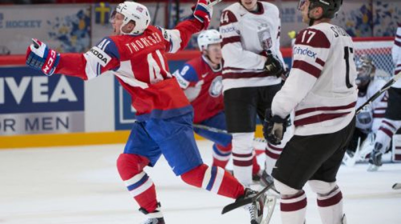 Patriks Tūresens pielika punktu latviešu ciešanām, panākdams 3:0
Foto: AFP/Scanpix