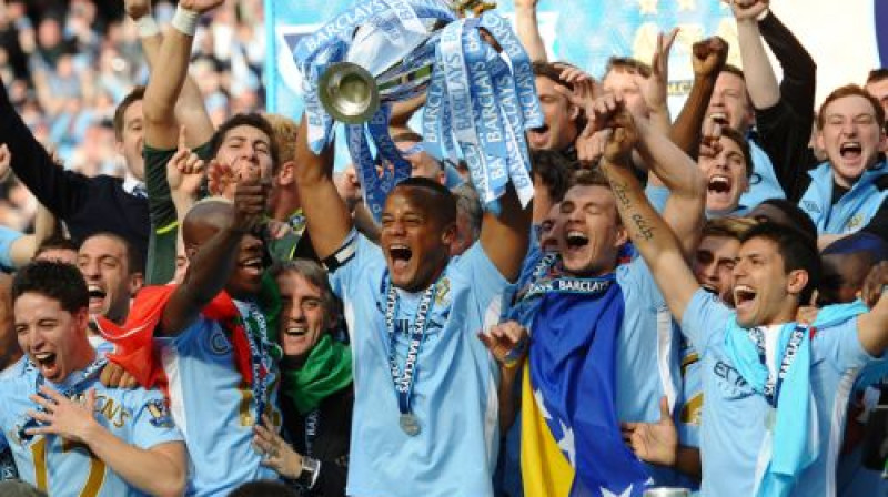 "City" kapteinis Vensāns Kompanī paceļ Premjerlīgas kausu
Foto: AFP/Scanpix