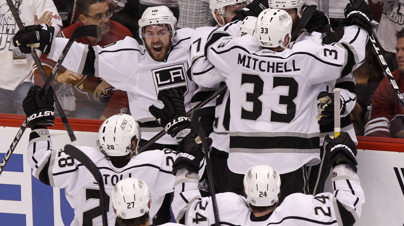 Losandželosas "Kings" spēlētāji līksmo
Foto: AP/Scanpix