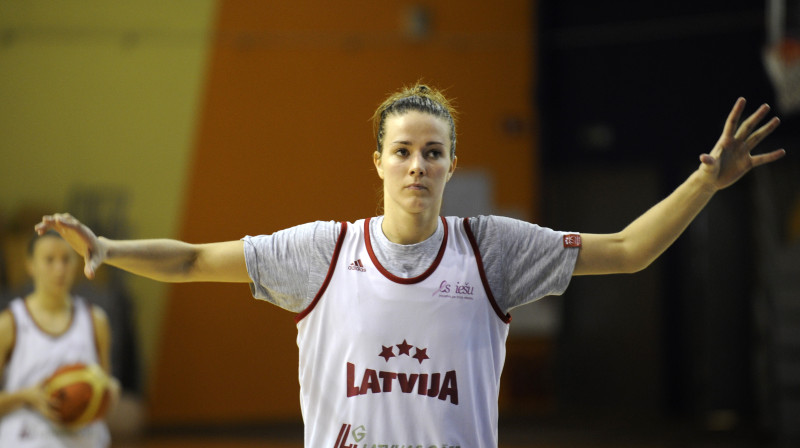 Aija Putniņa ar 16 punktiem bija rezultatīvākā Latvijas
izlasē. Foto: Romāns Kokšarovs, "Sporta Avīze", f64