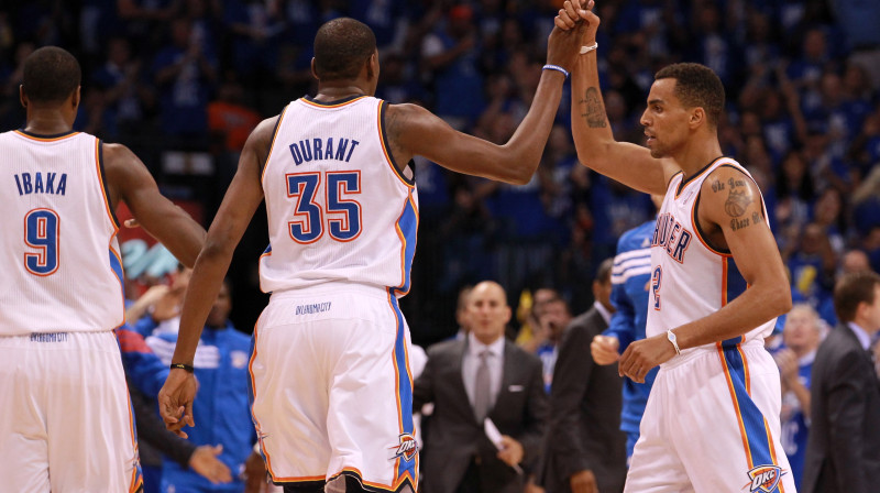 Kevins Durants un Tabo Sefološa 
Foto: AFP/Scanpix