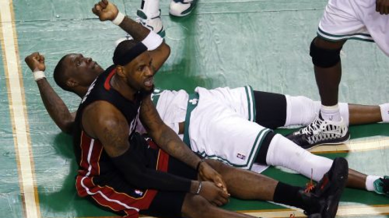 Lebronam Džeimsam spēle beigusies
Foto: Reuters/Scanpix