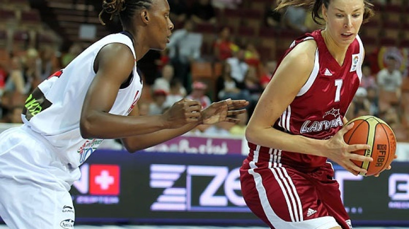 Zane Tamane: astoto gadu pēc kārtas valstsvienībā
Foto: Romāns Kokšarovs, "Sporta Avīze", f64