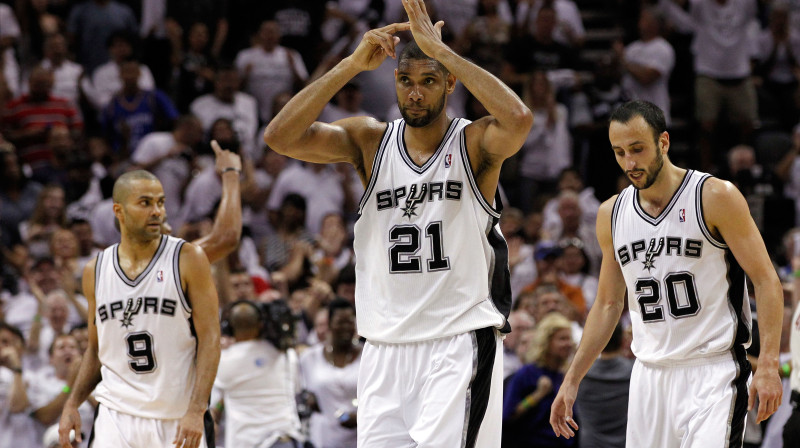 Pieredzējušie Tonijs Pārkers, Tims Dankans un Manu Džinobili arī šosezon ir pārliecinoši labākie "Spurs" vienības spēlētāji
Foto: AFP