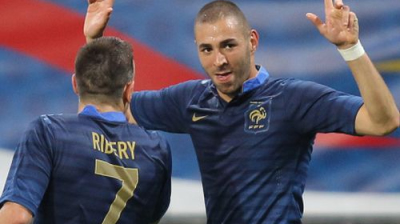 Franks Riberī un Karims Benzemā - iespējams, draudīgākais priekšējās līnijas duets visā čempionātā
Foto: AP/Scanpix