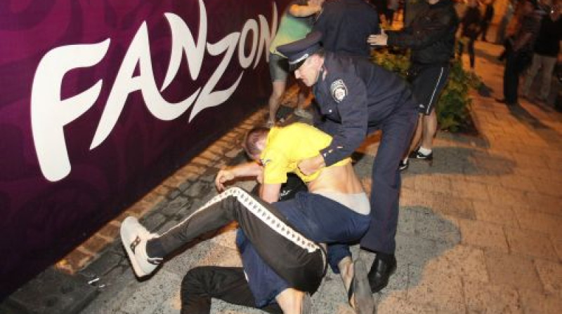 Krievijas fani nekārtības sarīkoja arī Ukrainā
Foto: AFP/Scanpix