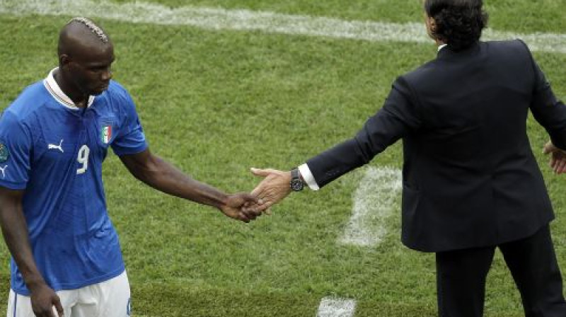 Mario Balotelli un Čezāre Prandelli
Foto: AP/Scanpix