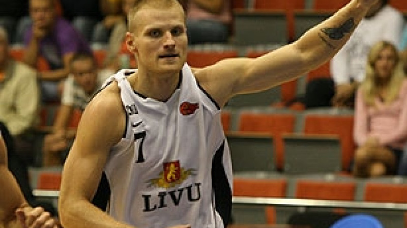 Renārs Zeltiņš basketbola kluba "Liepājas Lauvas" sastāvā.