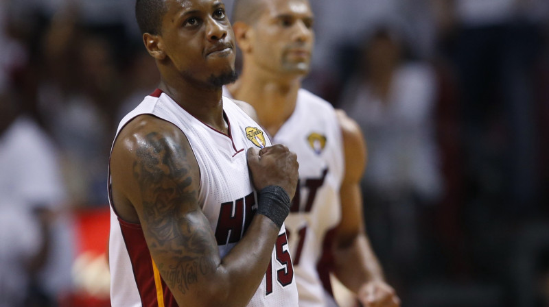 Mario Čālmerss pēdējā ceturtdaļā guva 12 punktus
Foto: AP/Scanpix