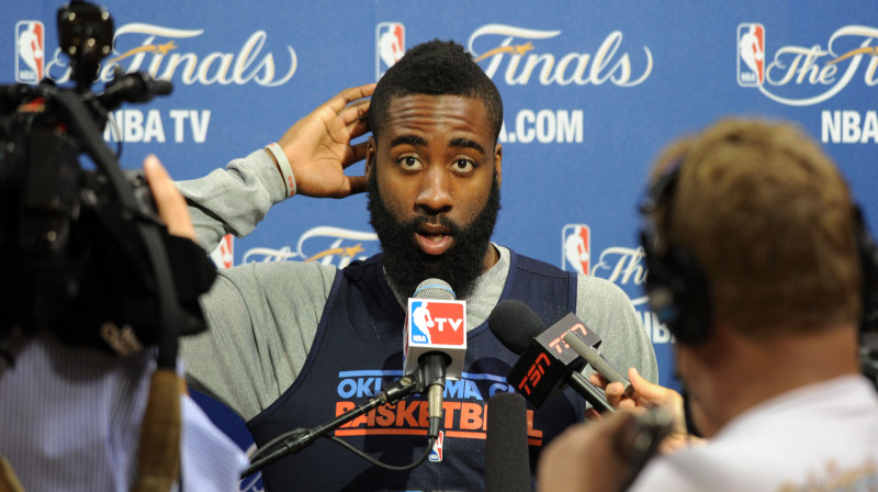 Džeimss Hārdens pat neapsver iespēju pamest "Thunder" vienību pēc nākamās sezonas
Foto: AFP