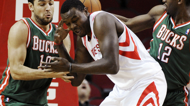 Semjuels Dalemberts un Karloss Delfīno nākamajā sezonā būs komandas biedri
Foto: AP/Scanpix