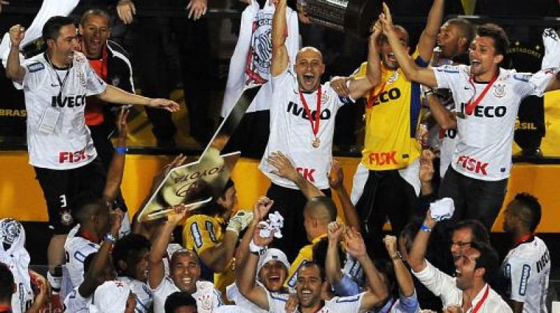 "Corinthians" spēlētāji priecājas par uzvaru
Foto: AFP Photo/Scanpix