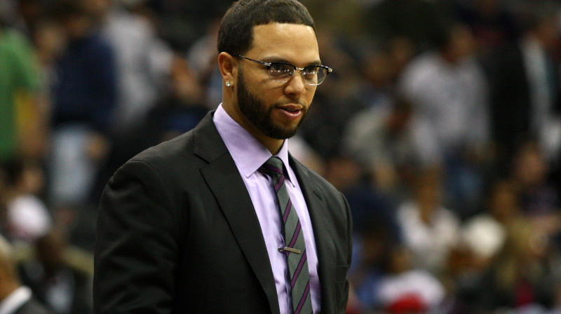 Deronam Viljamsam bija grūti izvēlēties starp "Mavericks" un "Nets" vienībām
Foto: AFP