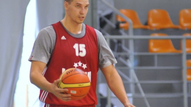 Andrejs Šeļakovs pēc savainojuma sadziedēšanas atgriezies valstsvienības sastāvā.
Foto: Romualds Vambuts