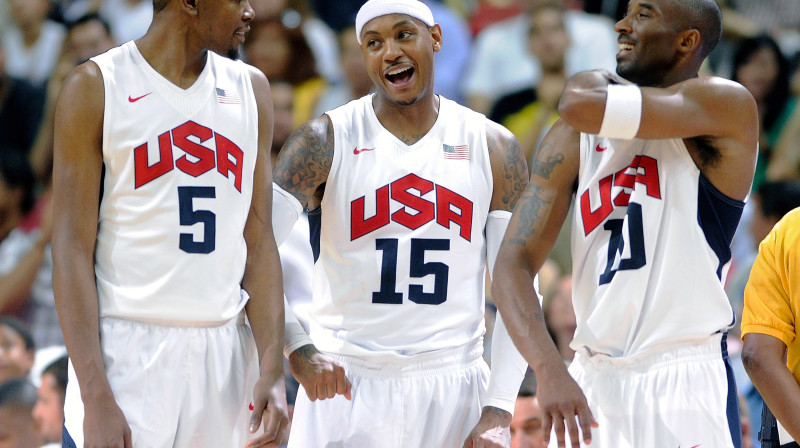 Kevins Durants, Karmelo Entonijs un Kobe Braients ASV pirmajā pārbaudes spēlē 2012. gada vasarā 
Foto: AFP/Scanpix