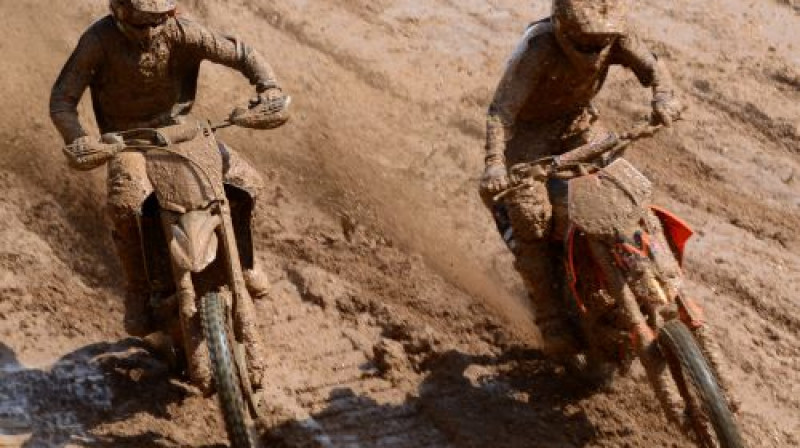 Otrais MX2 brauciens noritēja kārtīgos dubļos
Foto: M.Jankovskis, Sportacentrs.com