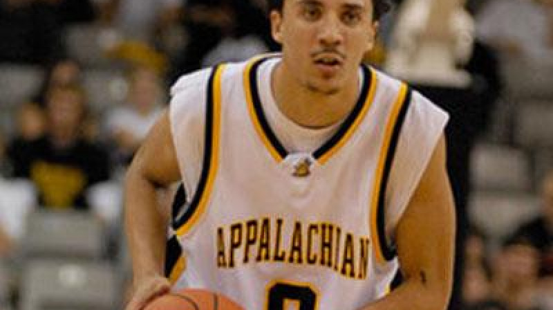 Donalds Simss 
foto: Appalachian State