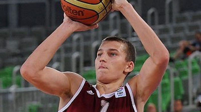 Artūrs Bricis: 10 punktu Latvijas U20 izlases spēlē ar Grieķijas komandu.
Foto: FIBAEurope.com