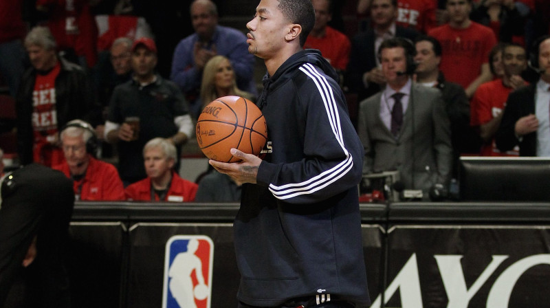 Deriks Rouzs arī lielāko nākamās sezonas daļu būs spiests vērot spēles no malas 
Foto: AFP/Scanpix