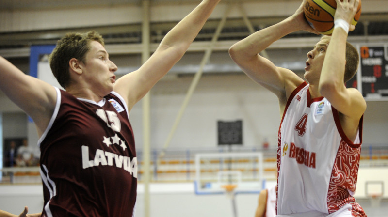 Klāvs Čavars otrdien Ventspilī bija cienīgs pretinieks Horvātijas garajiem spēlētājiem
Foto: Romāns Kokšarovs, "Sporta Avīze", f64