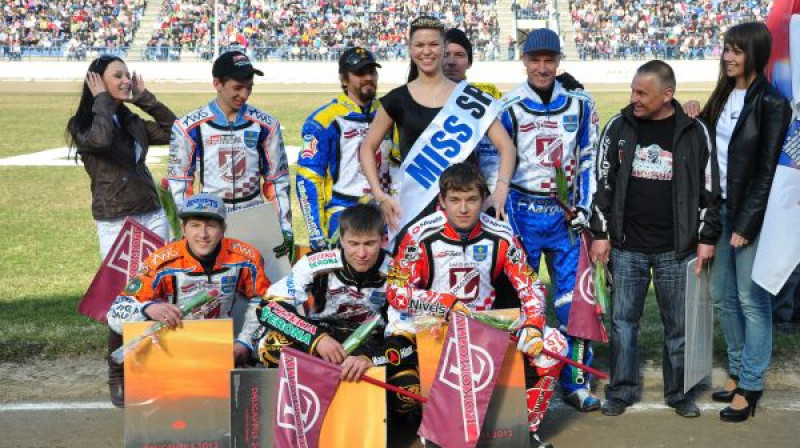 Spīdvejistiem fonā tribīnes allaž ir pilnas
Foto: Ivars Račko, Sportacentrs.com