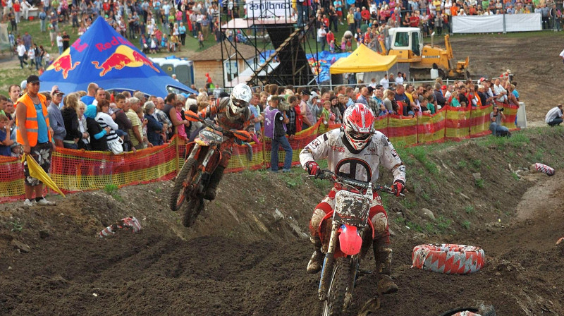 Sacensības supermotokrosā risināsies īpaši ierīkotā trasē, kas šķērsos arī slēpošanas kalnu.
Foto: Rodeo