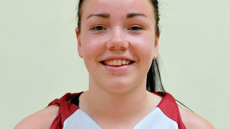 Ilze Jākobsone: 17 punktu Latvijas U18 izlases spēlē ar Anglijas komandu.
Foto: Romualds Vambuts